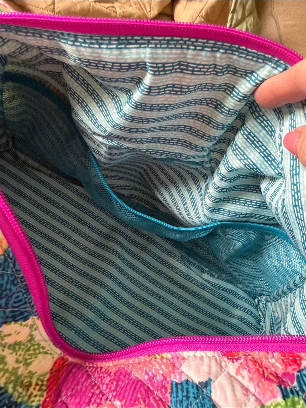 Vera Bradley selling bags